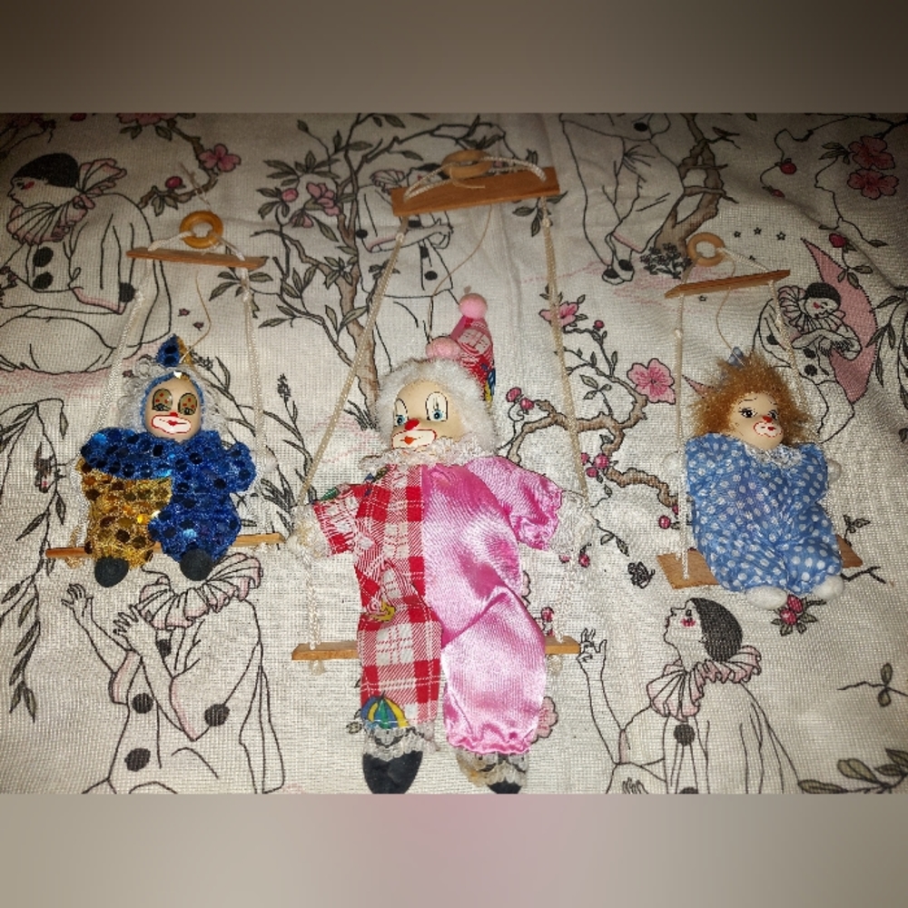 3 swinging clowns sitting doll figure cute small